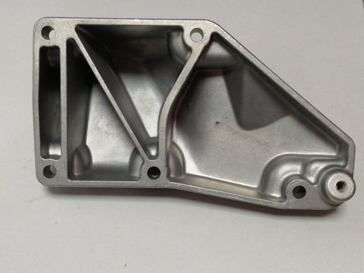 Кронштейн опори двигателя MERCEDES A2732231104